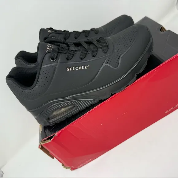 Skechers Woman’s Black Wedge Sneakers Uno - Stand on Air size 8