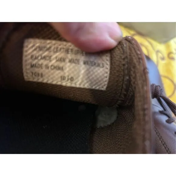 Skechers leather loafers brown laces 10.5D Wides Vibram soles slip Resistance