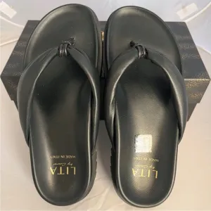 Sleek Black Thong Sandals with Minimalist Design