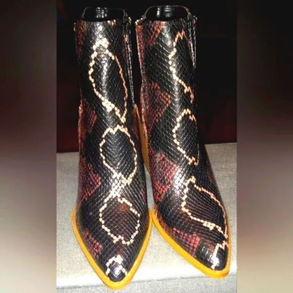 SNAKE SKIN MULTICOLOR BEAUTIFUL LADIES BOOTS SZ 6