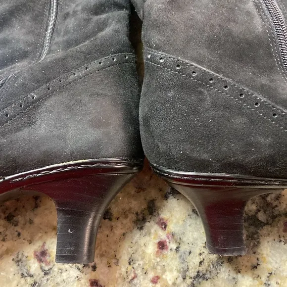 Sofft Elegant Black Suede Women's Boots 8.5