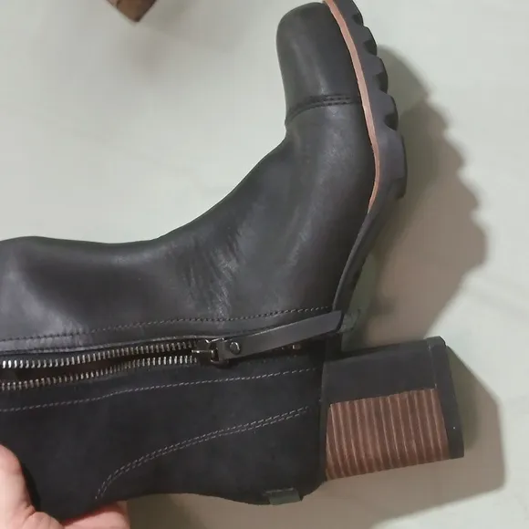 Sorel Addington Black Leather And Suede Knee-High Boots