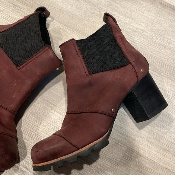 Sorel Addington Chelsea Redwood Waterproof Boots Ankle Sz 8 Heel