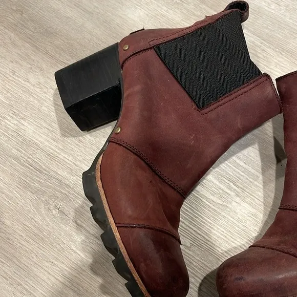 Sorel Addington Chelsea Redwood Waterproof Boots Ankle Sz 8 Heel