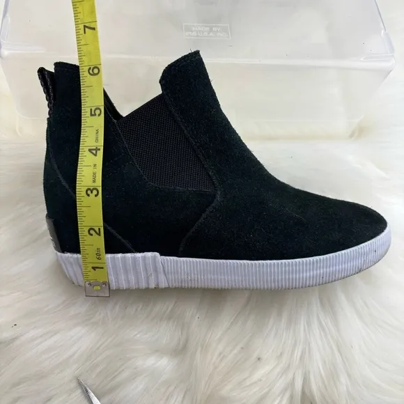 Sorel Black Ankle Suede Wedges Boots size 6.5 Woman
