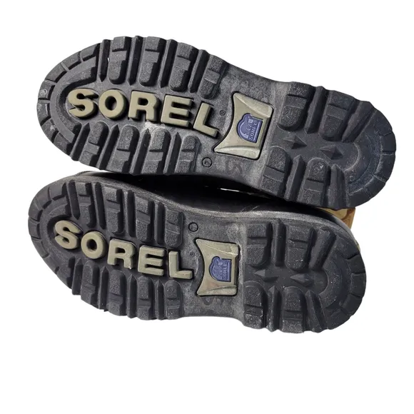 Sorel Caribou suede and rubber snow boots Size 7
