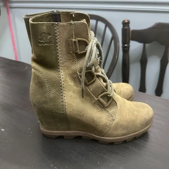 Sorel Joan Of Arctic Wedge II Ankle Boot Green Suede Size 6.5