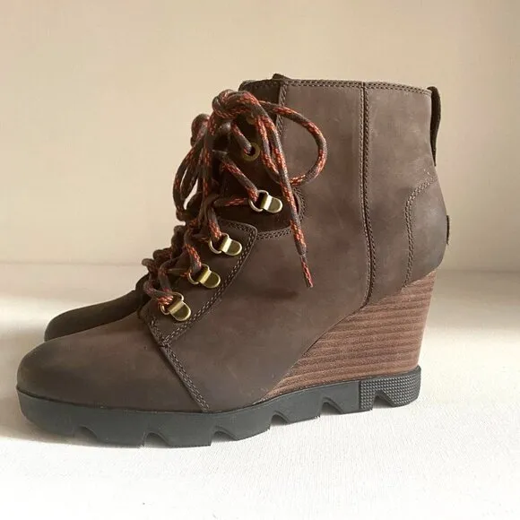 Sorel Joan Uptown Blackend Brown Nubuck Suede Wedge Lace up Boots 9.5