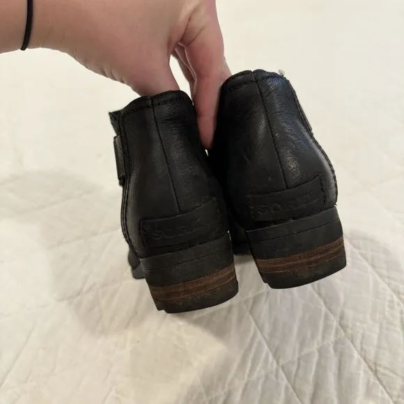 Sorel Lolla Black Leather Zip Ankle Booties Buckle Detail 7 Side Zip Rustic Boho