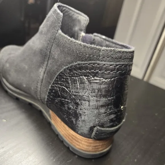Sorel Major low boot Black Suede &amp; leather slip on closed toe ankle boots Size 6