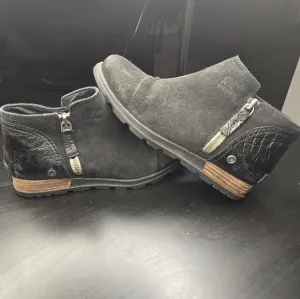 Sorel Major low boot Black Suede &amp; leather slip on closed toe ankle boots Size 6