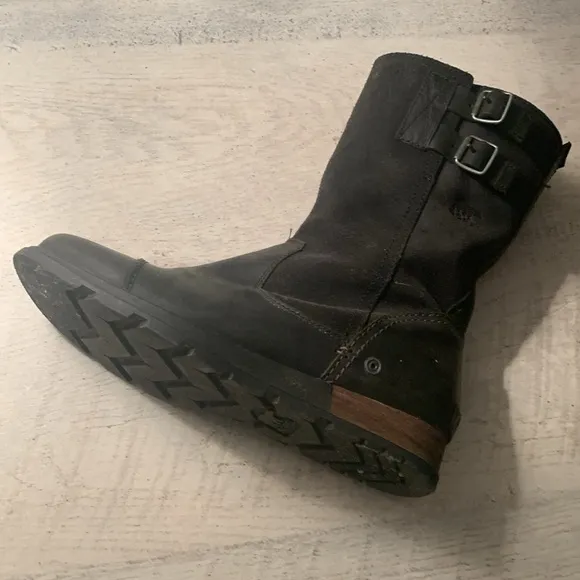 Sorel major mid-calf boots like new!!