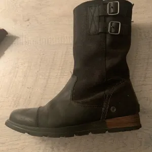 Sorel major mid-calf boots like new!!