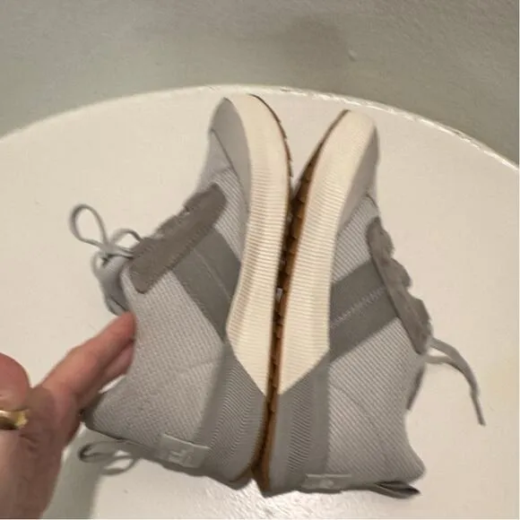 SOREL New $110 Out 'N About III Low Waterproof Gray Sneaker Size Women's 10.5