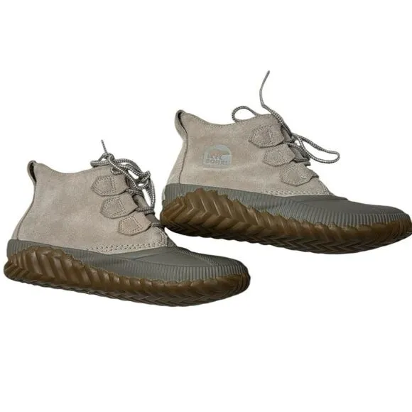 Sorel Out N About Plus Taupe Suede Duck Ankle Boots. Size 6.