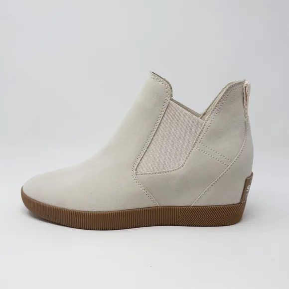 Sorel Out N About Slip On Cream Suede Wedge Boots Size 10.5 Booties