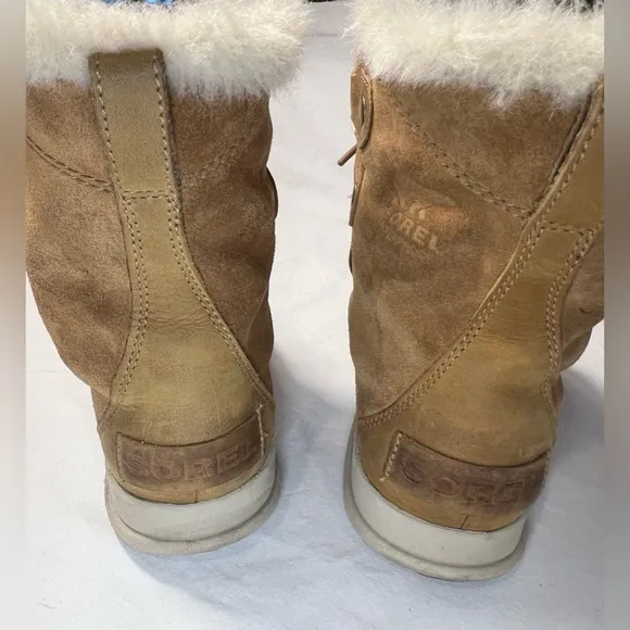 Sorel size 7 Tan suede and faux fur ankle boots waterproof