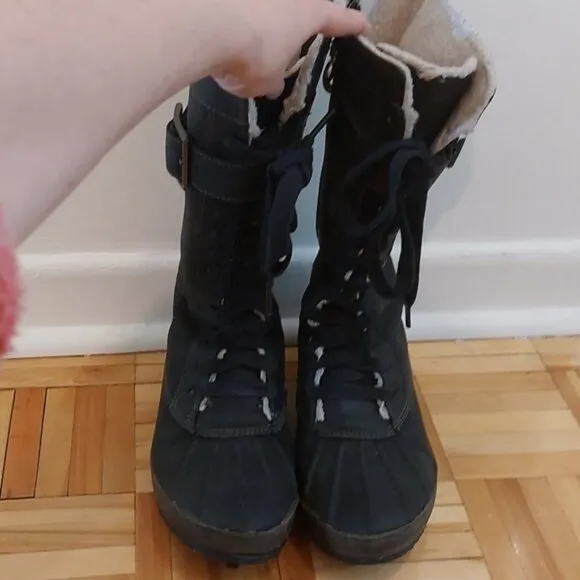 Sorel Sorelia Earhart leather boots size 8