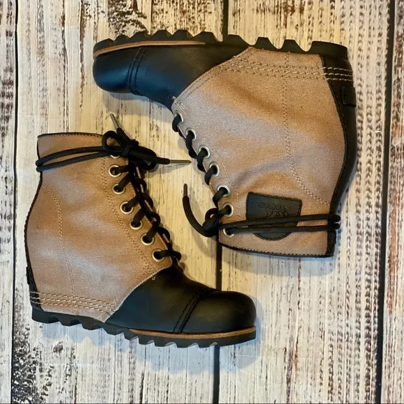Sorel wedge boots