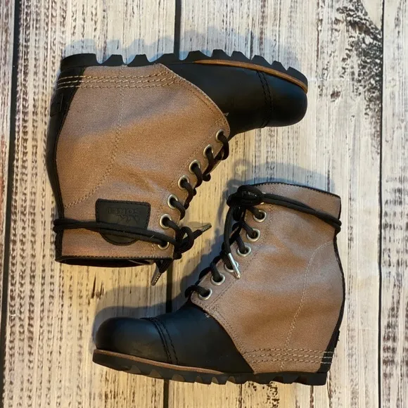 Sorel wedge boots