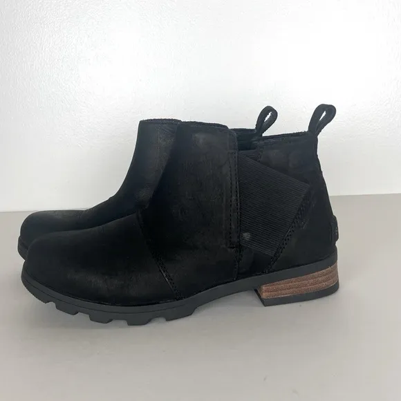 Sorel Women's Emelie Chelsea Ankle Boots Size 6 Color Black Waterproof Slip On