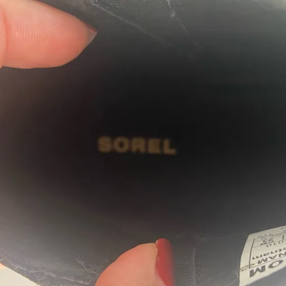 Sorel Women's Emelie Chelsea Ankle Boots Size 6 Color Black Waterproof Slip On