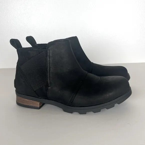 Sorel Women's Emelie Chelsea Ankle Boots Size 6 Color Black Waterproof Slip On
