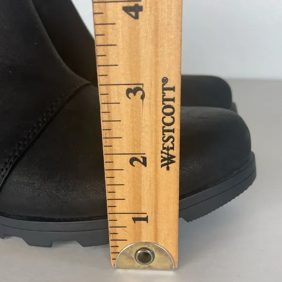 Sorel Women's Emelie Chelsea Ankle Boots Size 6 Color Black Waterproof Slip On