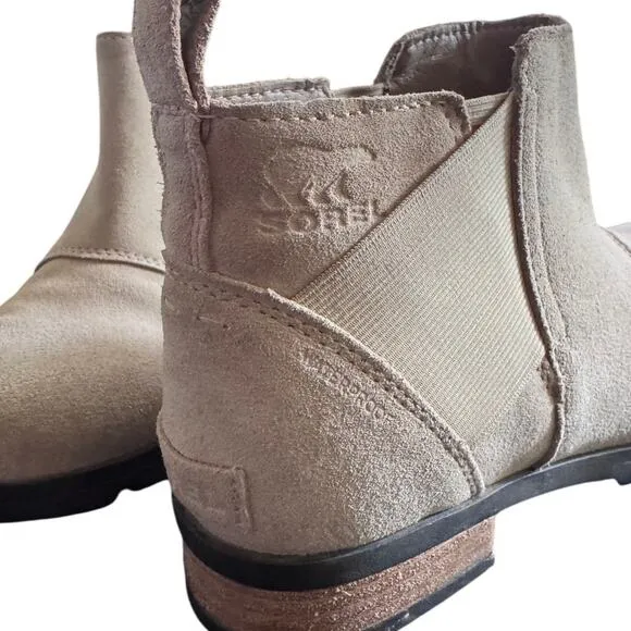 Sorel Women’s Emelie Chelsea Oatmeal Ankle Pull On Booties Boots Lug Sole Size 9