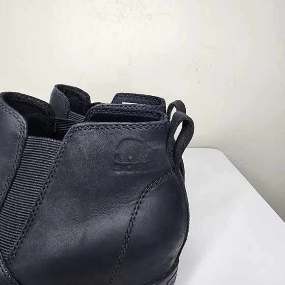 Sorel Women's Evie Black Pull On Chelsea Lug Sole Boots Size 8.5