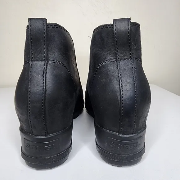 Sorel Women's Evie Black Pull On Chelsea Lug Sole Boots Size 8.5