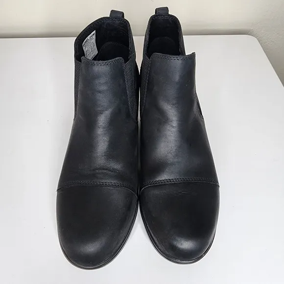 Sorel Women's Evie Black Pull On Chelsea Lug Sole Boots Size 8.5