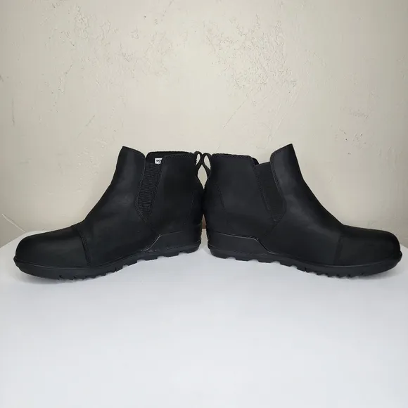 Sorel Women's Evie Black Pull On Chelsea Lug Sole Boots Size 8.5