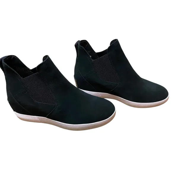 Sorel Women’s Out N About Slip On Size 7 Black Suede Wedge Ankle Boots Leather