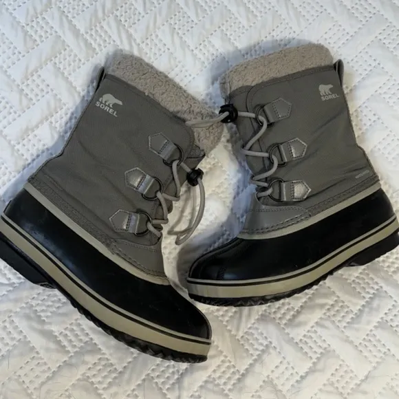 Sorel Yoot Pac Waterproof Weather Resistant Grey Slip On Winter Snow Boots
