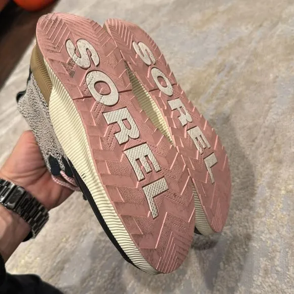 SOREL Youth Out 'N About Classic Boots youth size 5 women’s size 6.5 in EUC