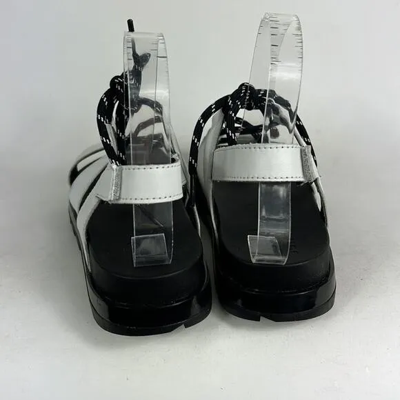 Sorel Roaming lace up women’s size 8.5 black vacation summer white sandals NEW