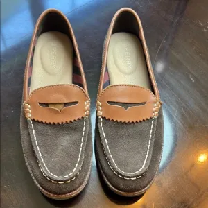 🍿Sperry Brown and Tan leather and suede penny Loafers Classic Flats