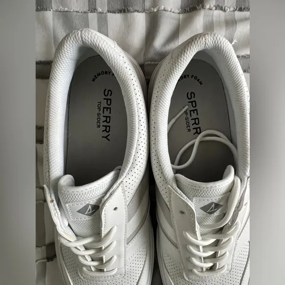 Sperry Halyard Retro Lace Up Sneakers