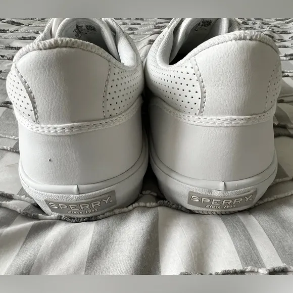 Sperry Halyard Retro Lace Up Sneakers