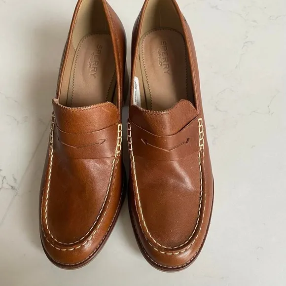 Sperry womens brown leather loafers size 10 excellent unworn condition