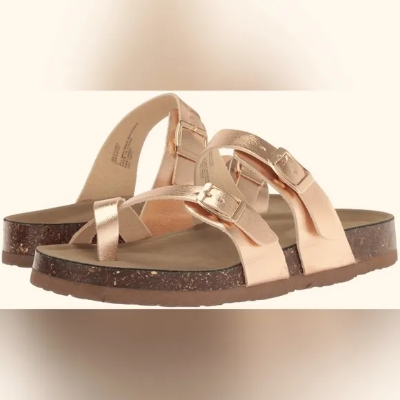 Steve Madden Beached 5 Strappy Flat Sandal Rose Gold Toe Buckle Shoe Size 3 NEW