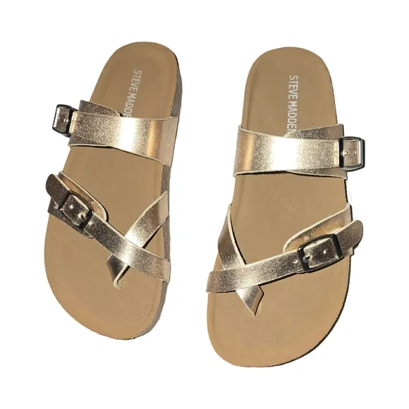 Steve Madden Beached 5 Strappy Flat Sandal Rose Gold Toe Buckle Shoe Size 3 NEW