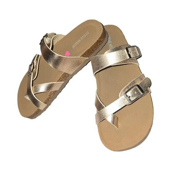 Steve Madden Beached 5 Strappy Flat Sandal Rose Gold Toe Buckle Shoe Size 3 NEW
