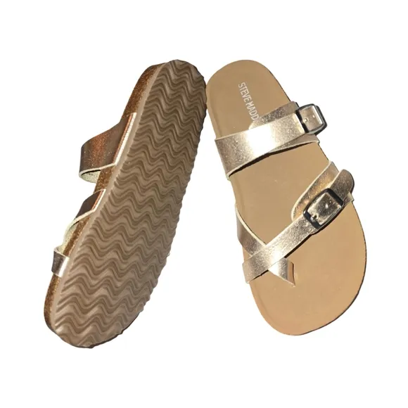Steve Madden Beached 5 Strappy Flat Sandal Rose Gold Toe Buckle Shoe Size 3 NEW