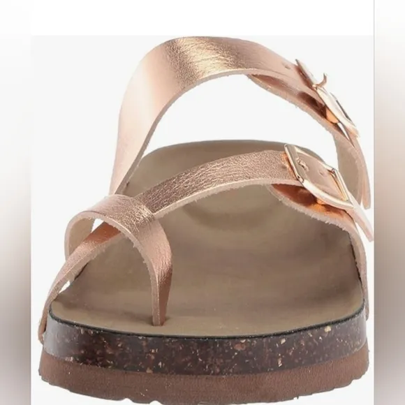 Steve Madden Beached 5 Strappy Flat Sandal Rose Gold Toe Buckle Shoe Size 3 NEW