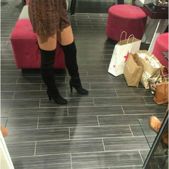 Steve Madden Gorgeous Black Suede Over the Knee Stunning Vegan Boots Size 8
