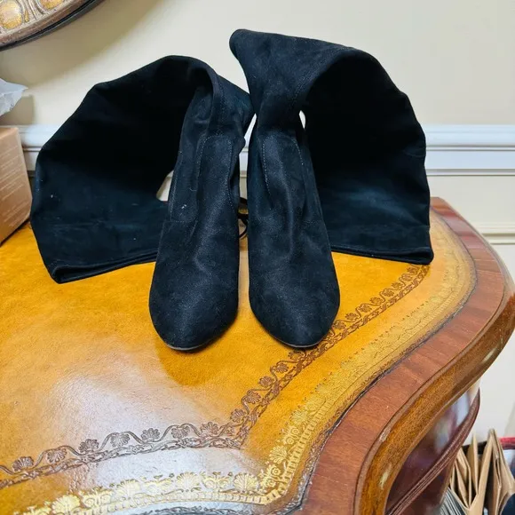 Steve Madden Gorgeous Black Suede Over the Knee Stunning Vegan Boots Size 8