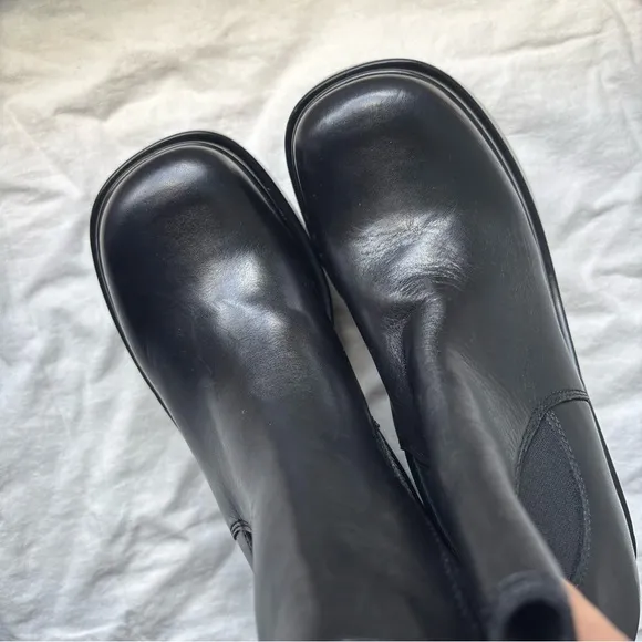 Steve madden Jesse Black Leather Slip-On Platform Chelsea Boots Sz 6M