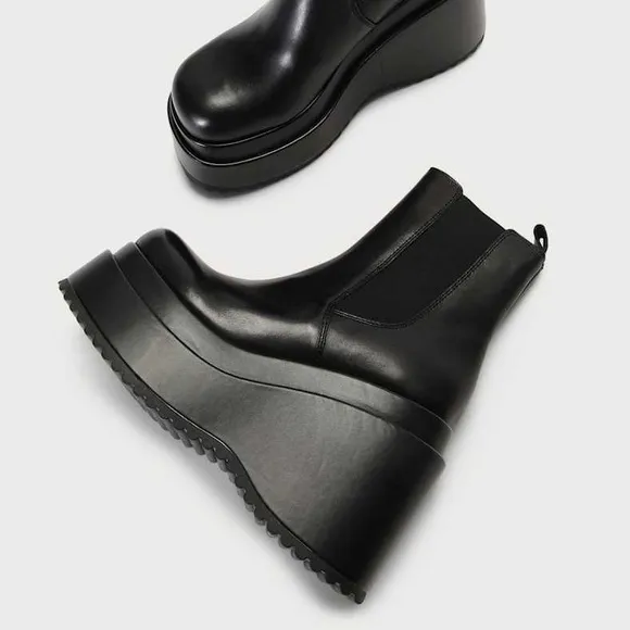 Steve madden Jesse Black Leather Slip-On Platform Chelsea Boots Sz 6M